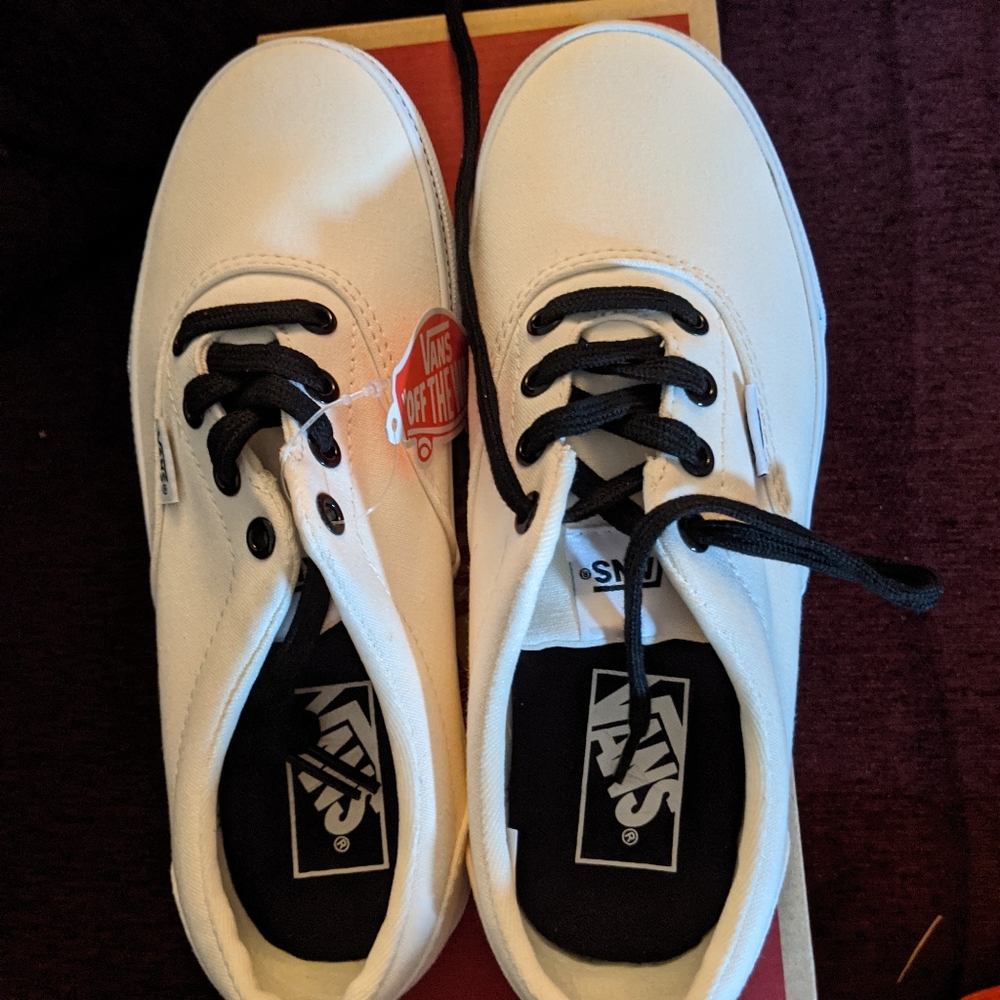 Vans shoes size  7.5
